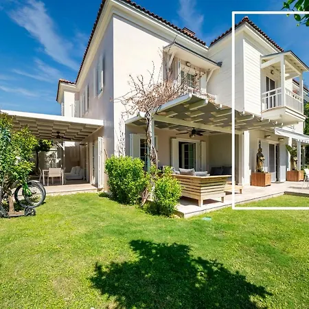 Villa Portville Canal Side Villas 65